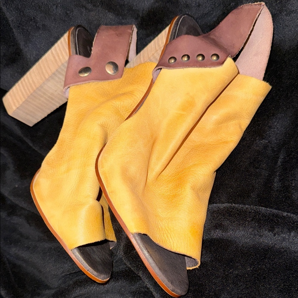 FP Movement by Free People Mustard and Chestnut Heels - Picture 11 of 12